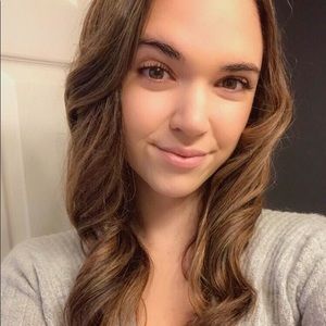 Meet your Posher, Caitlyn